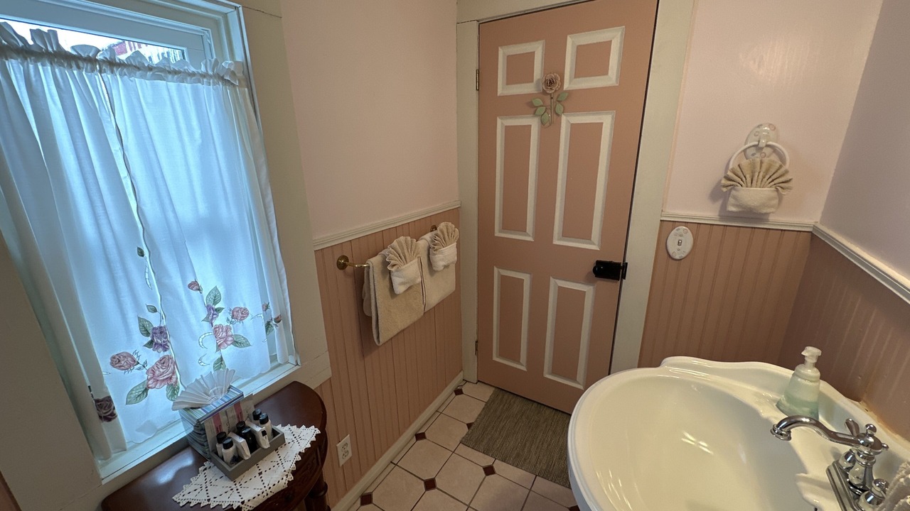 Photo of Bathroom in Silverton