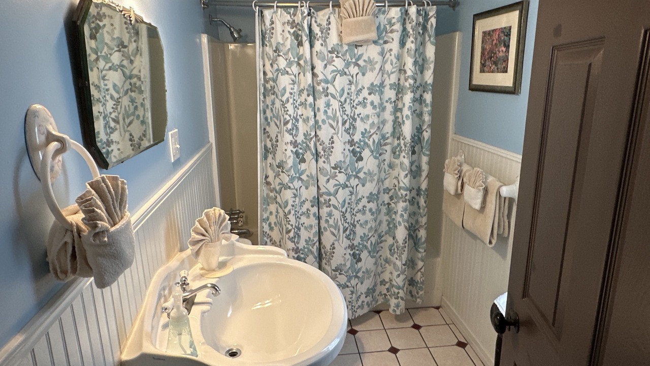 Photo of Bathroom in Silverton