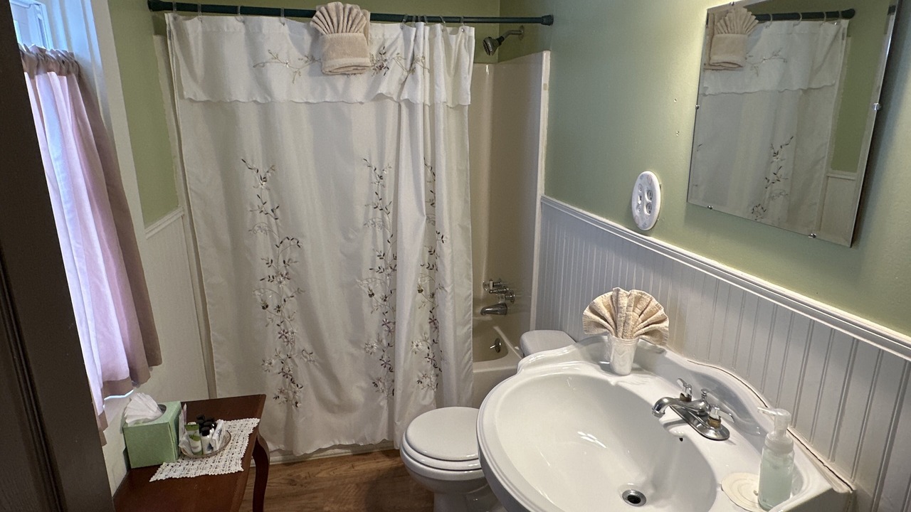 Photo of Bathroom in Silverton