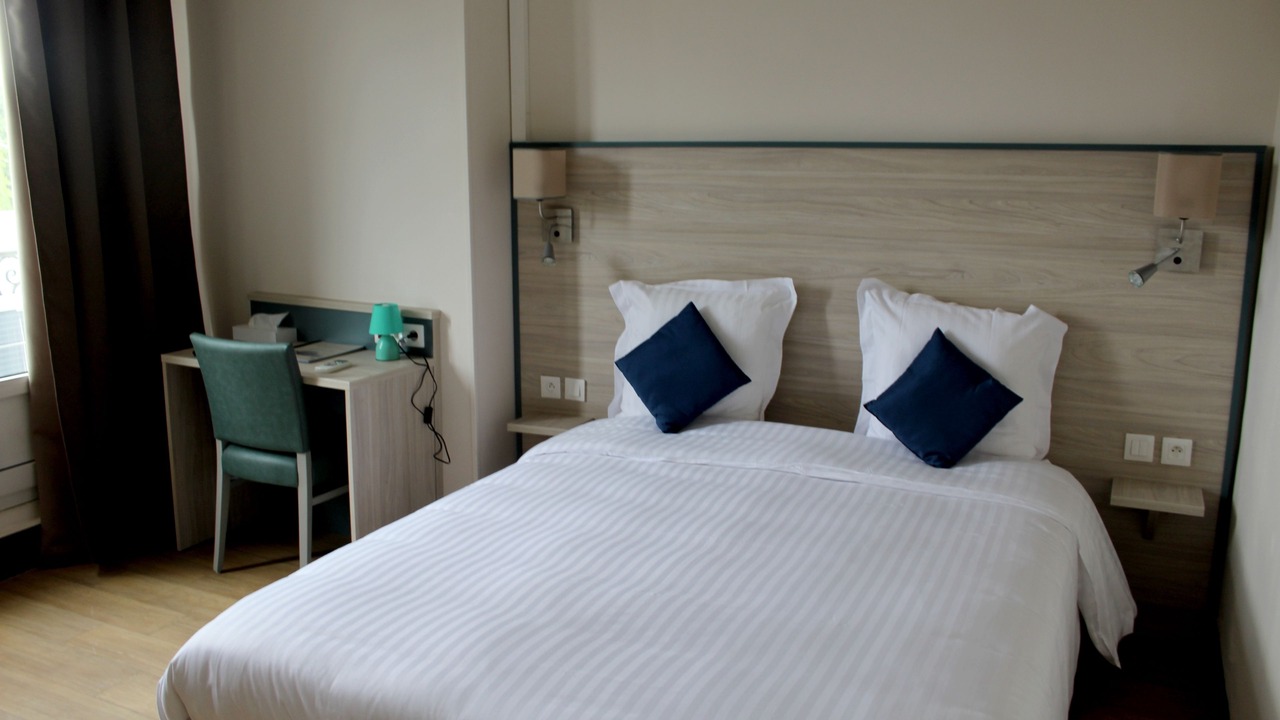 Photo of Bedroom in Chateau-du-Loir