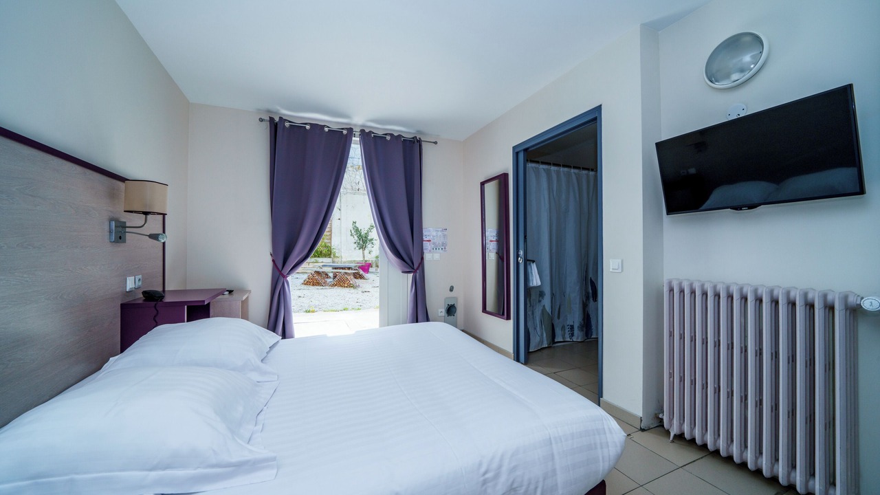 Photo of Bedroom in Chateau-du-Loir
