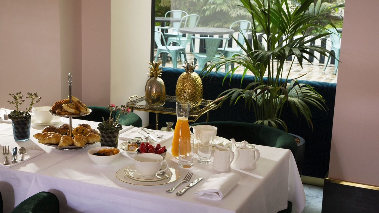 Photo of Others in Vivienne