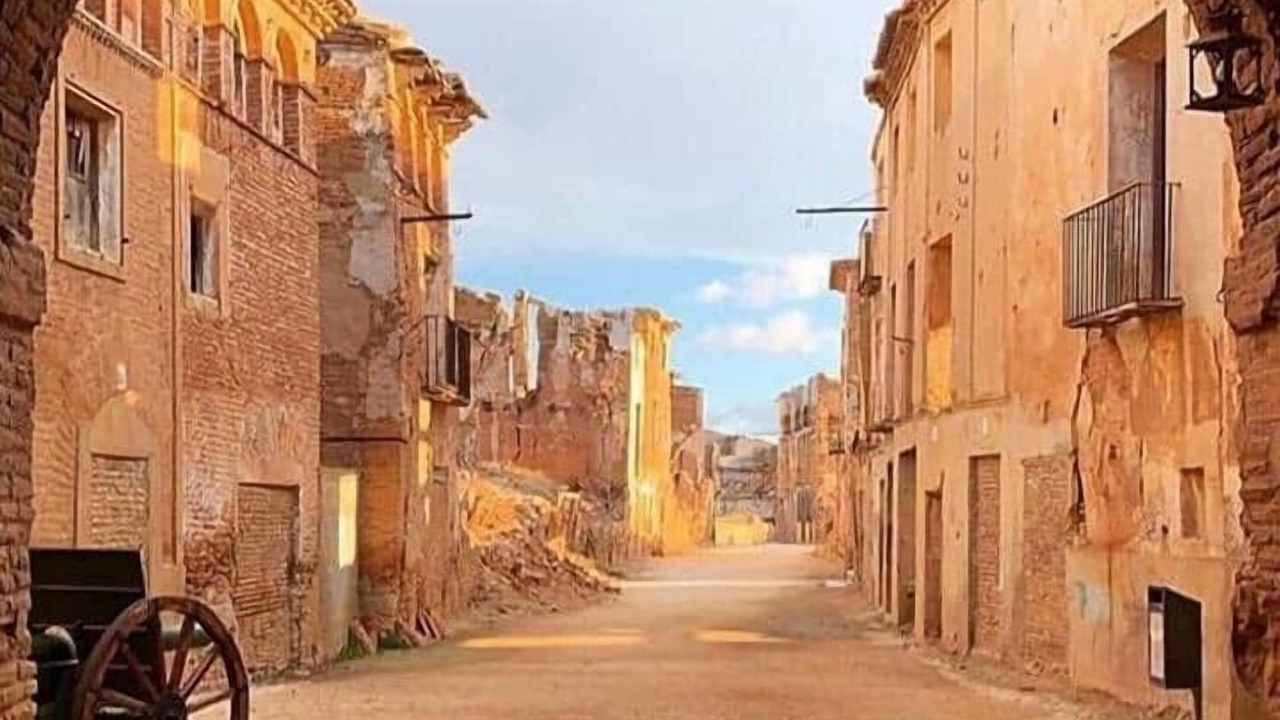 Photo of Buildings in Fuentes de Ebro