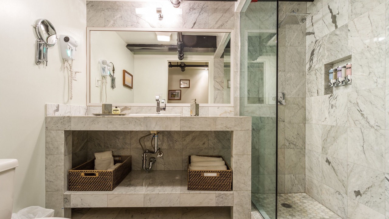 Photo of Bathroom in Greenpoint
