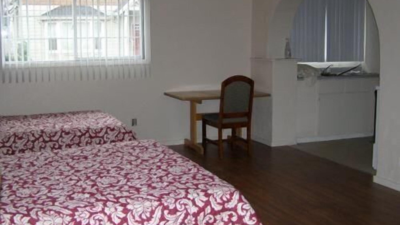 Photo of Others in Eliot