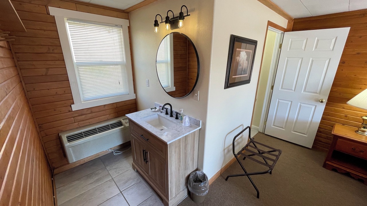 Photo of Bathroom in Thermopolis