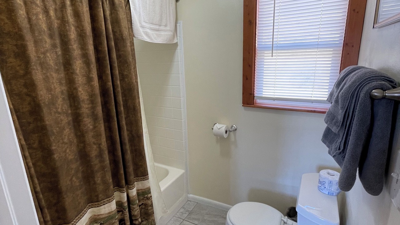 Photo of Bathroom in Thermopolis