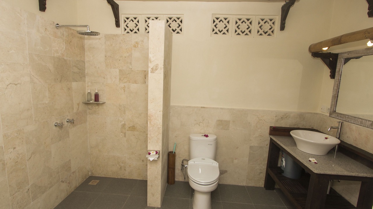 Photo of Bathroom in Bayan