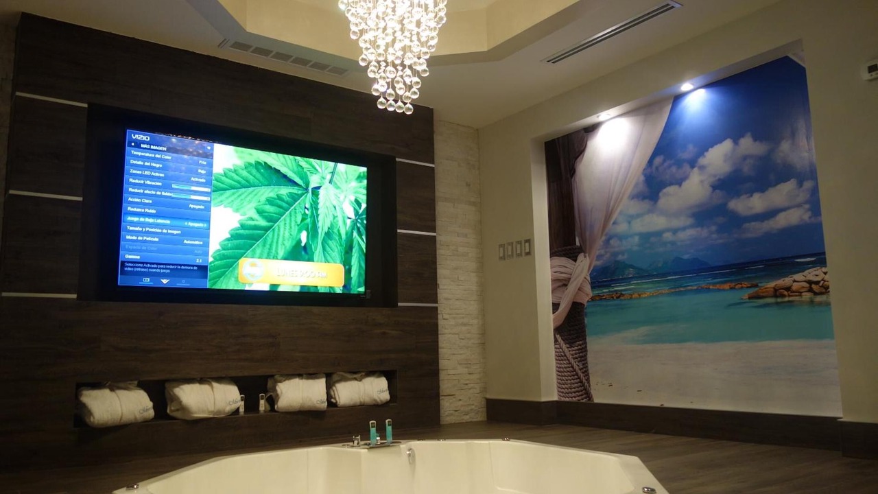 Photo of Others in Calafia