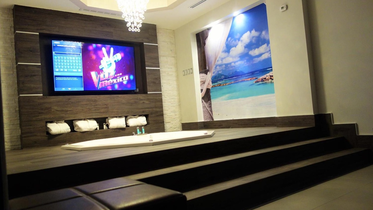 Photo of Others in Calafia