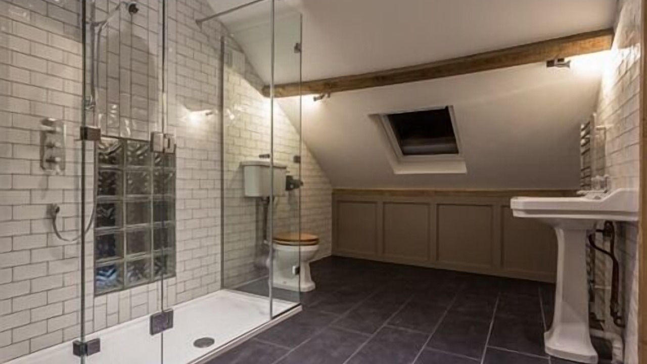 Photo of Bathroom in Chilcompton