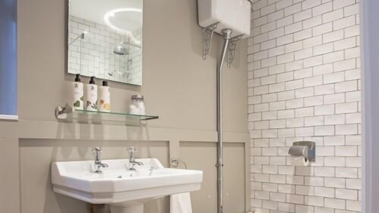 Photo of Bathroom in Chilcompton