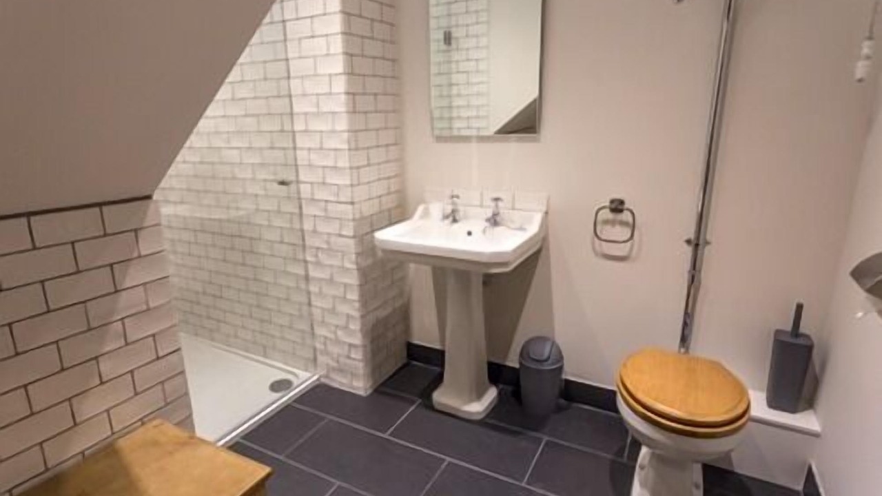 Photo of Bathroom in Chilcompton