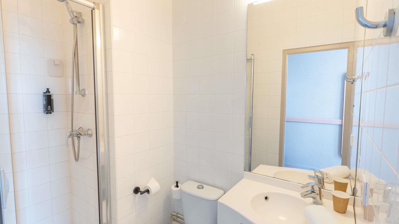 Photo of Others in Bollee