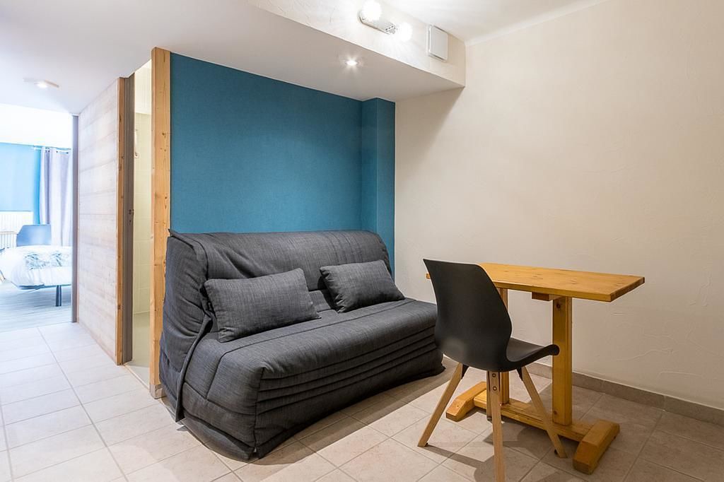 Photo of Others in Thones