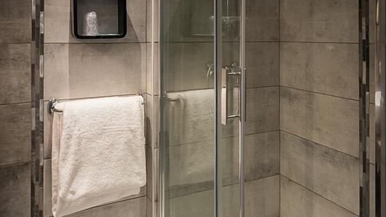 Photo of Bedroom in Thones