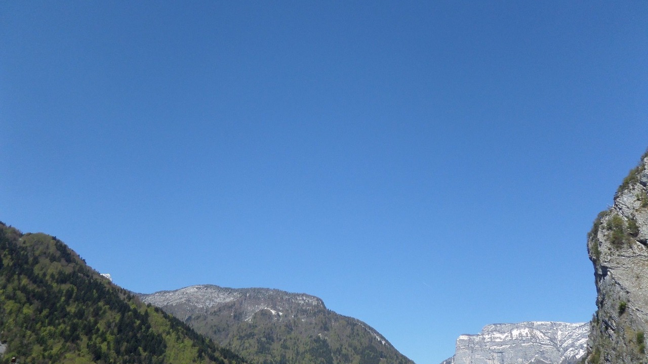 Photo of Others in Thones