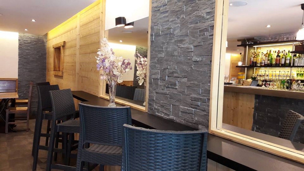 Photo of Others in Thones