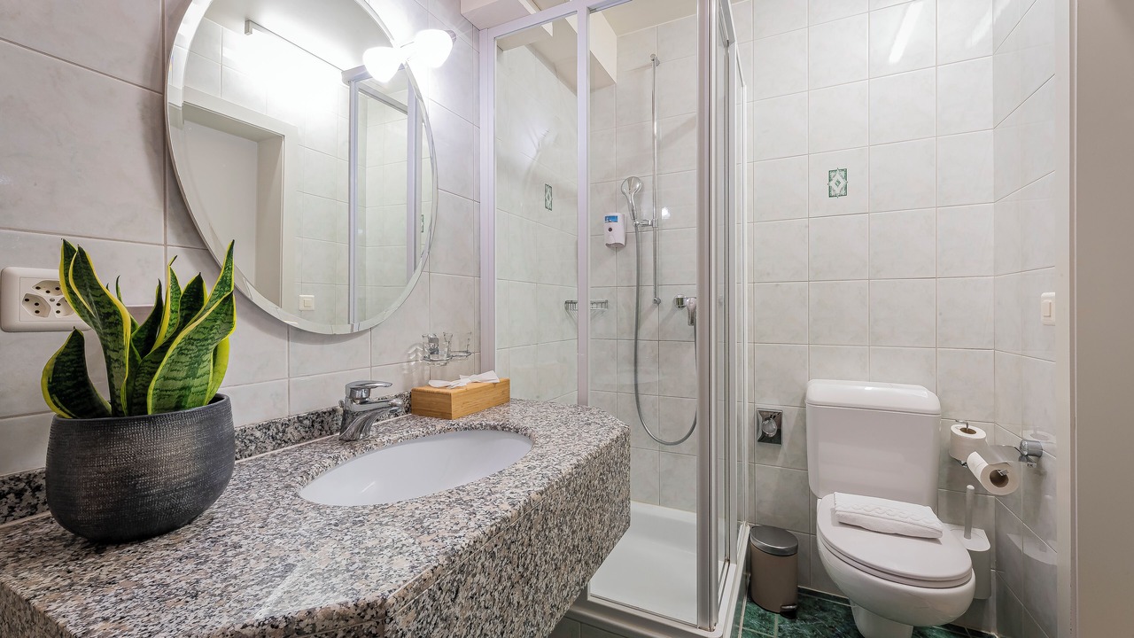 Photo of Bathroom in La Tour-de-Treme