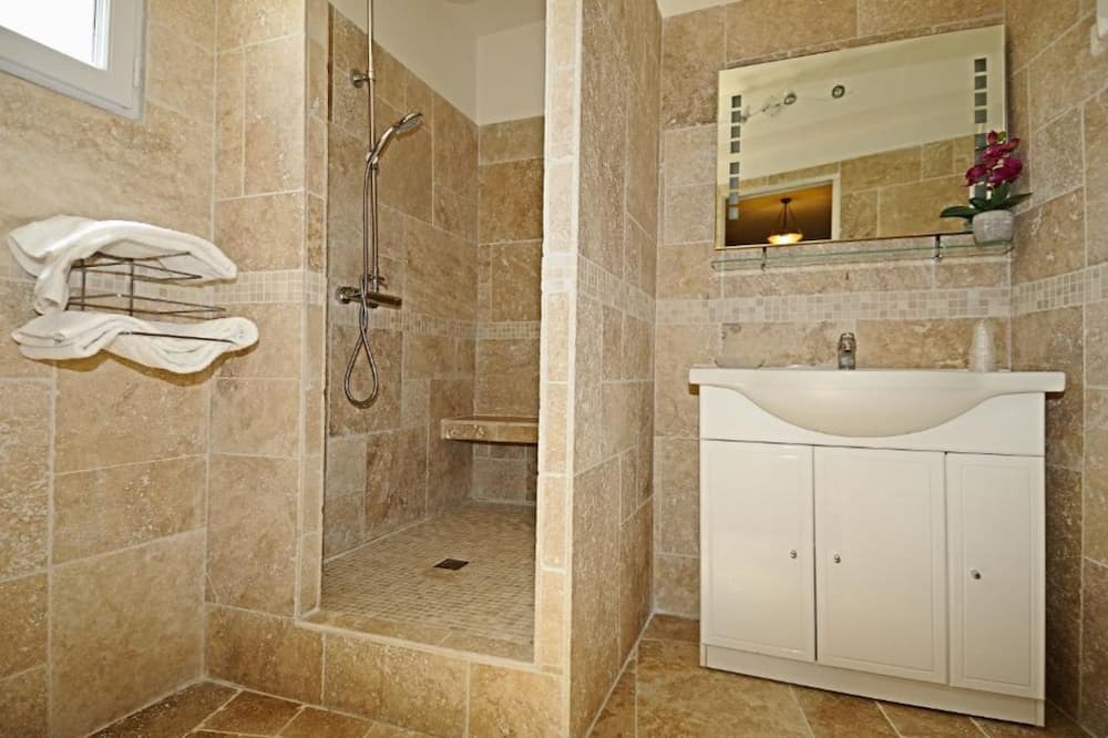 Photo of Bathroom in Sartene