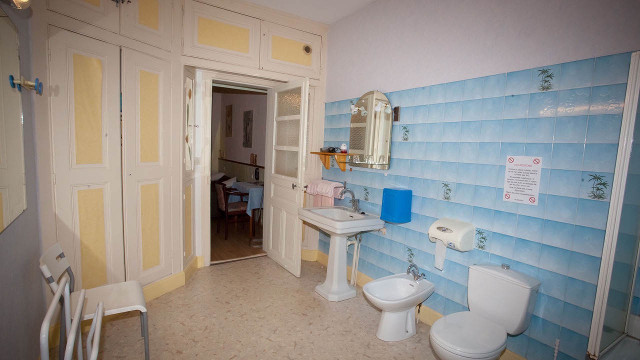 Photo of Bathroom in Chalons-en-Champagne