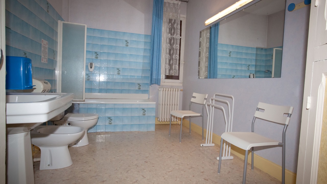 Photo of Bathroom in Chalons-en-Champagne