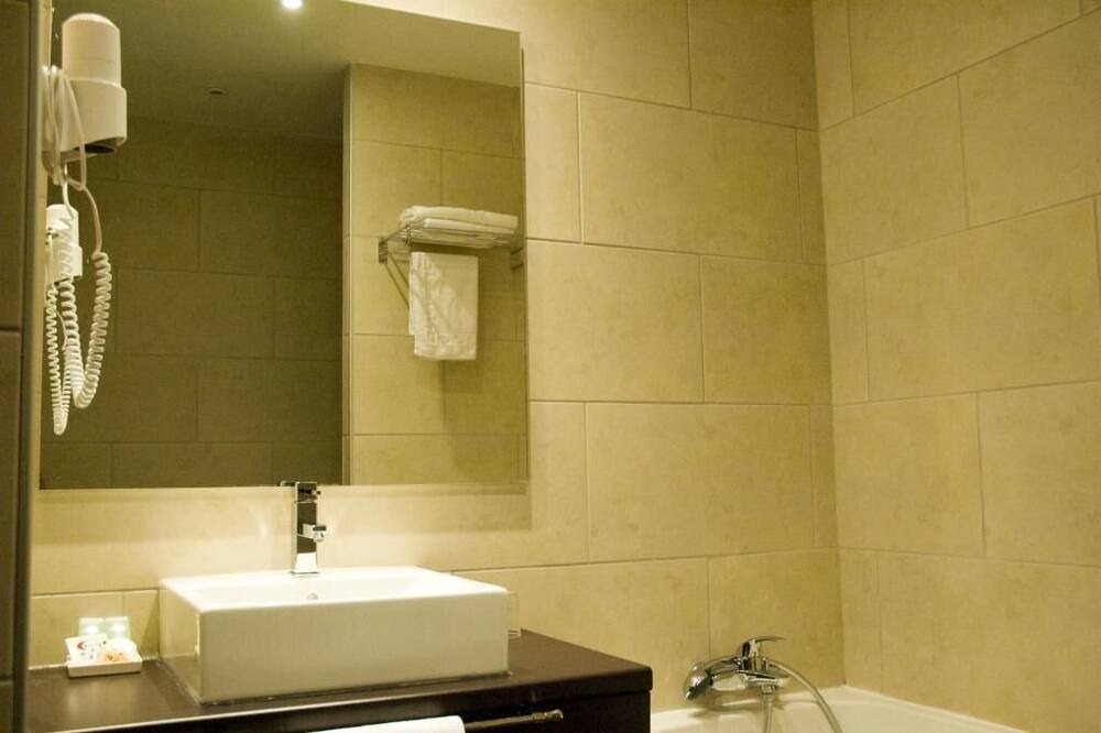 Photo of Bathroom in Meylan