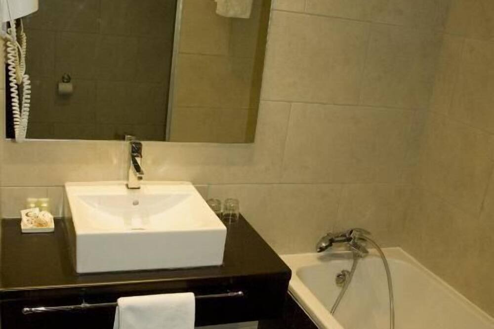 Photo of Bathroom in Meylan