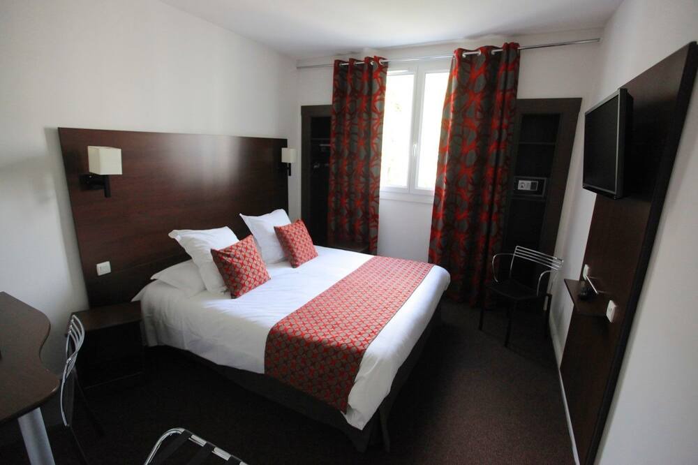 Photo of Bedroom in Meylan