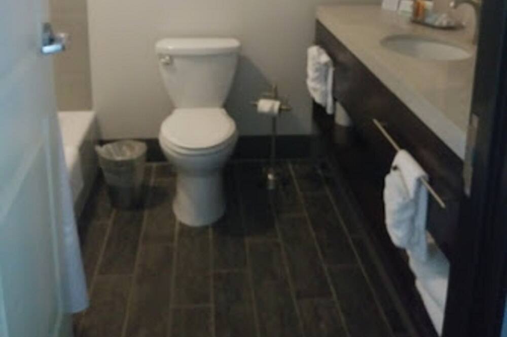 Photo of Bathroom in Garden City