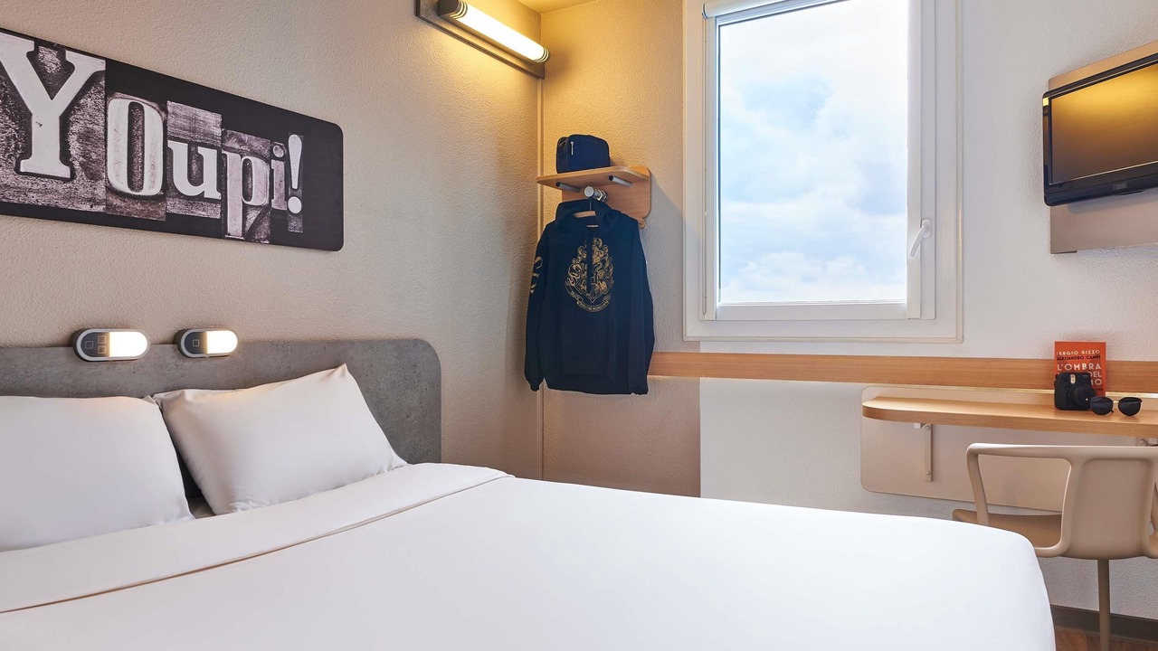 Photo of Bedroom in Velizy-Villacoublay