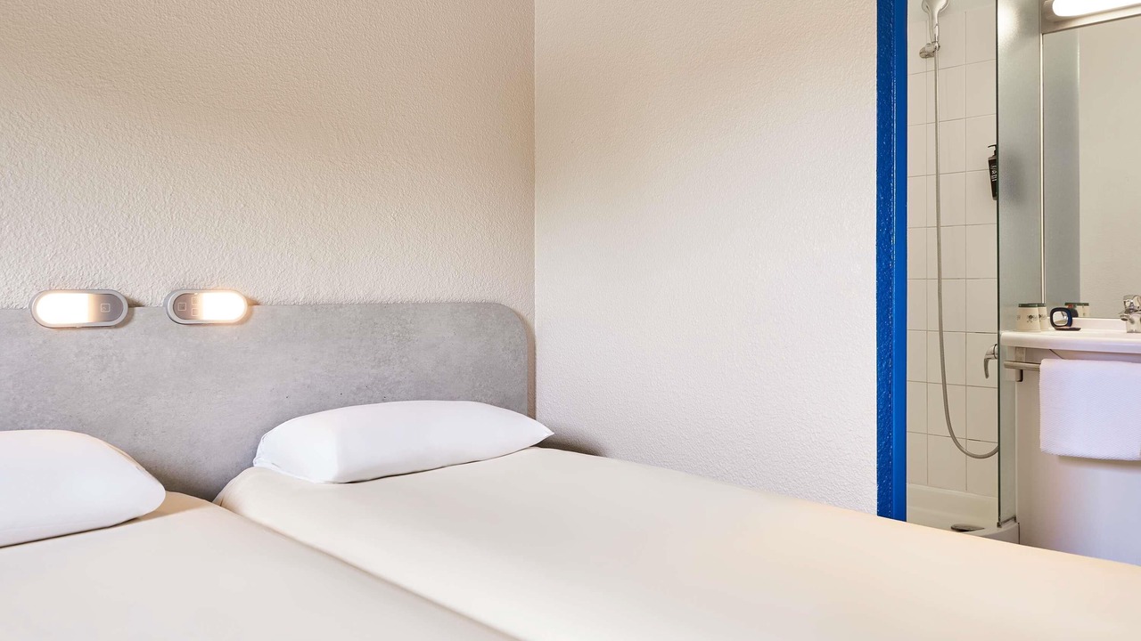 Photo of Bedroom in Saint-Cyr-l'Ecole