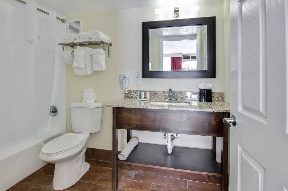 Photo of Bathroom in Lake Ridge