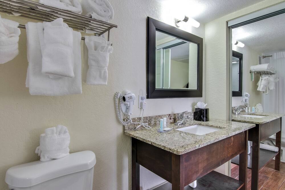 Photo of Bathroom in Lake Ridge
