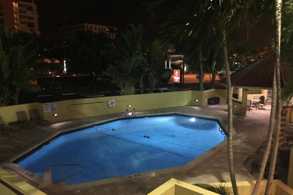 Photo of Outdoor in Lake Ridge