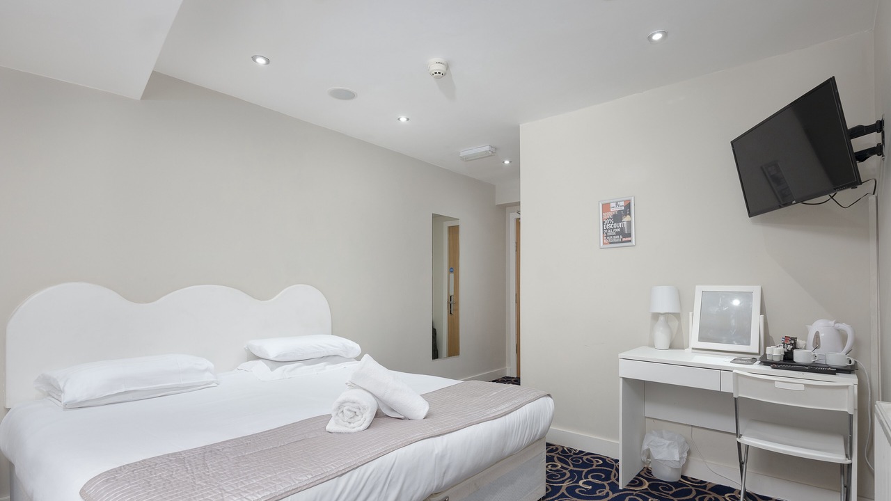 Photo of Bedroom in Desborough