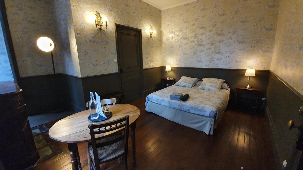Photo of Bedroom in Villeneuve-de-Marc