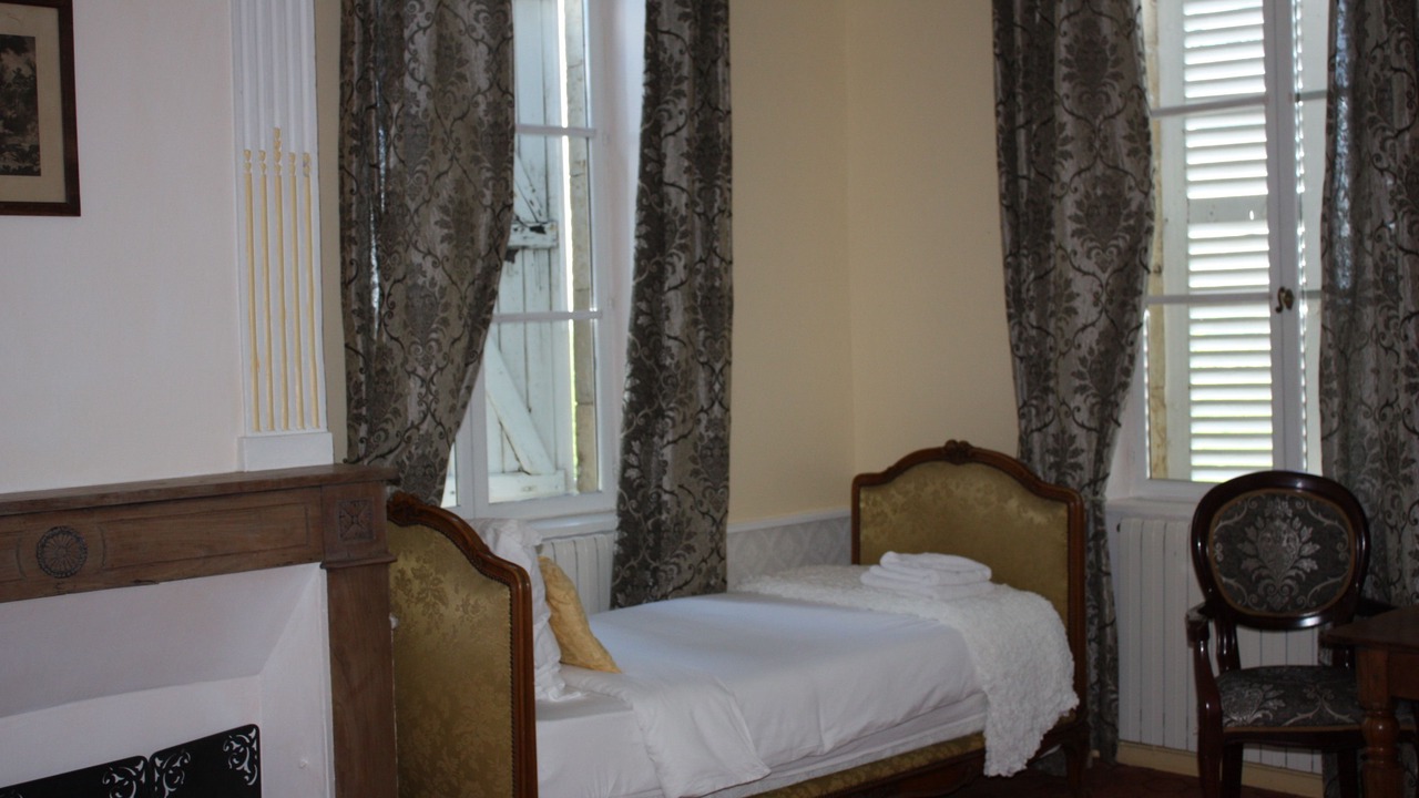 Photo of Bedroom in Fours