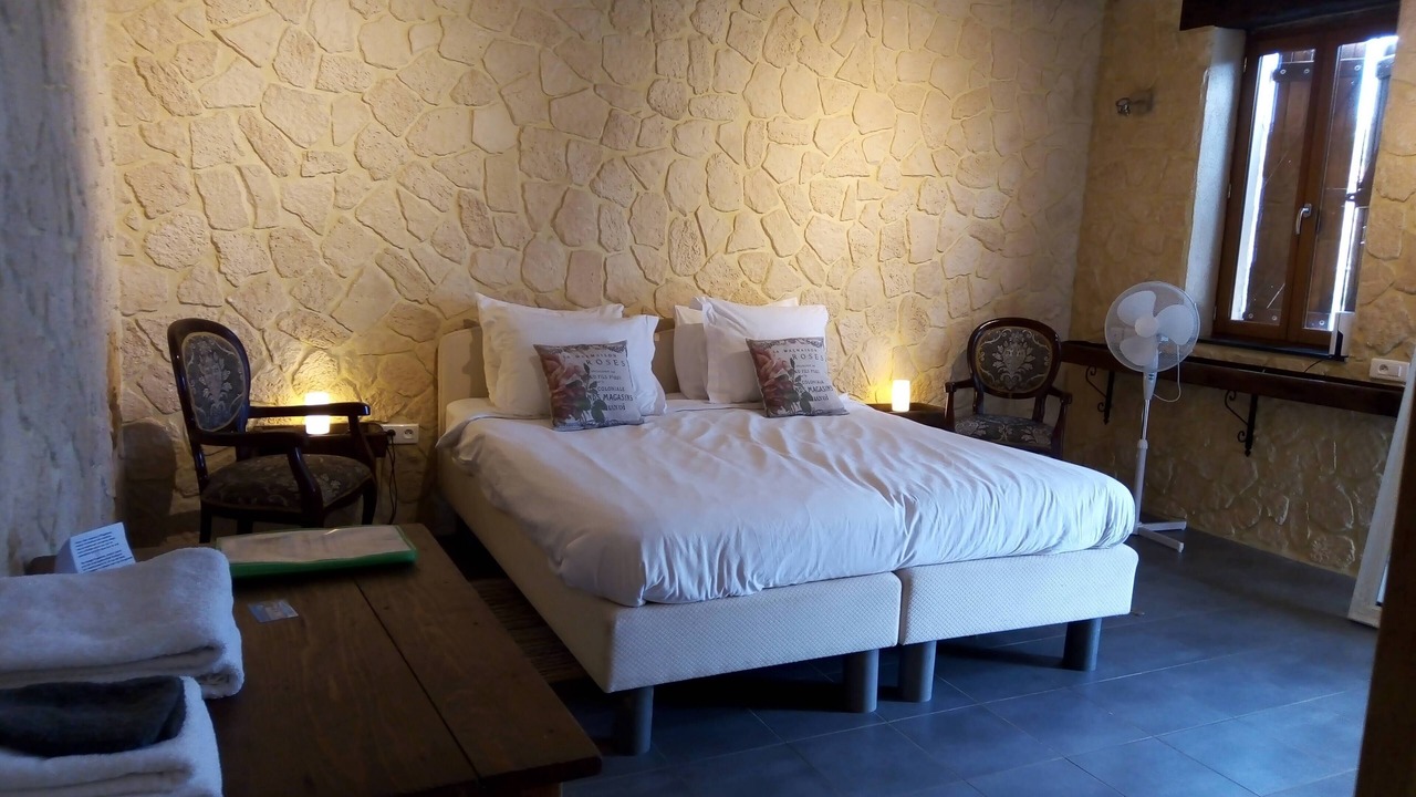 Photo of Bedroom in Fours