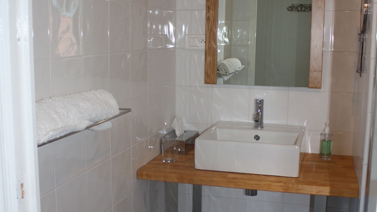 Photo of Bathroom in Fours