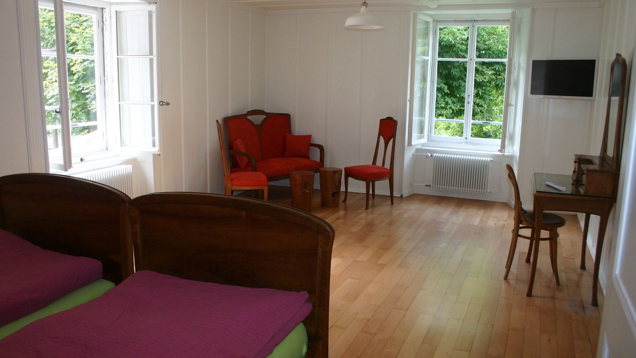 Photo of Others in Brot-Dessous