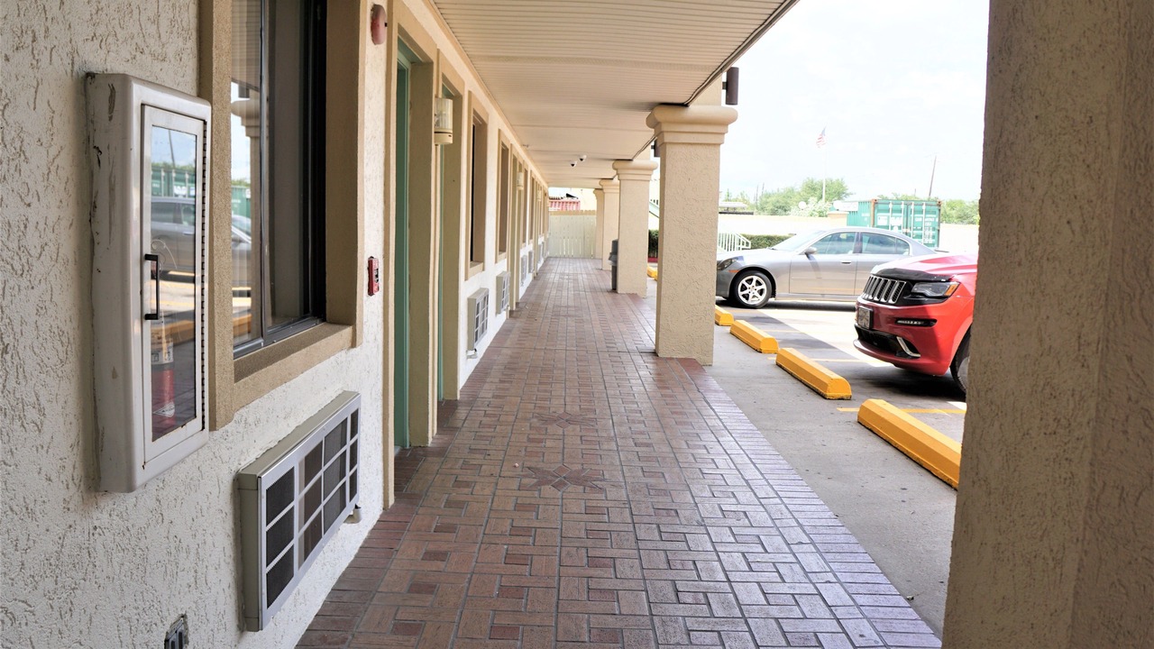 Photo of Others in Brookhollow
