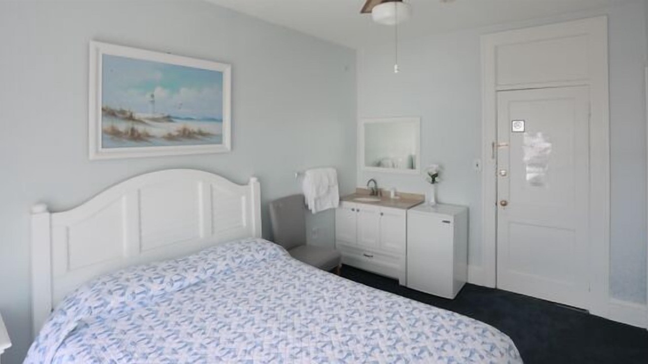 Photo of Others in Wall