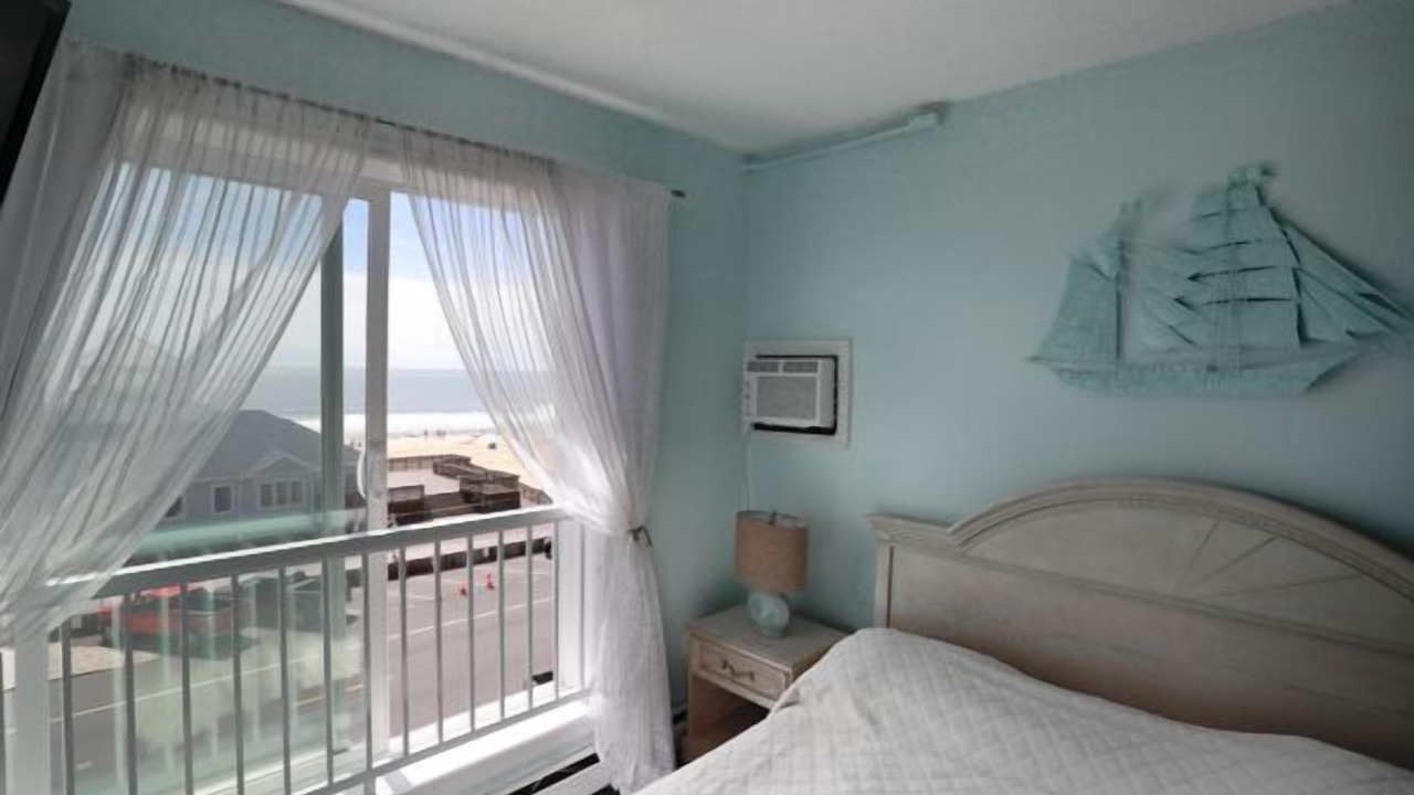 Photo of Bedroom in Wall