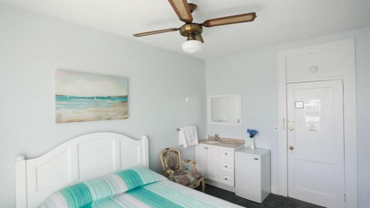 Photo of Bedroom in Wall