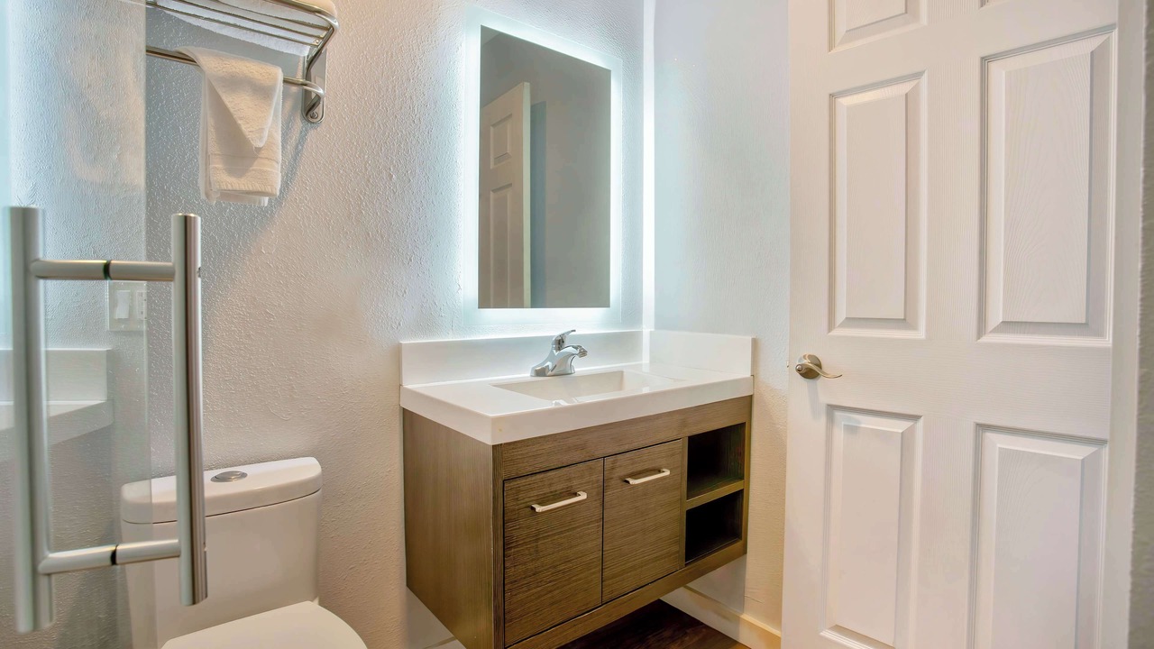 Photo of Others in Albany