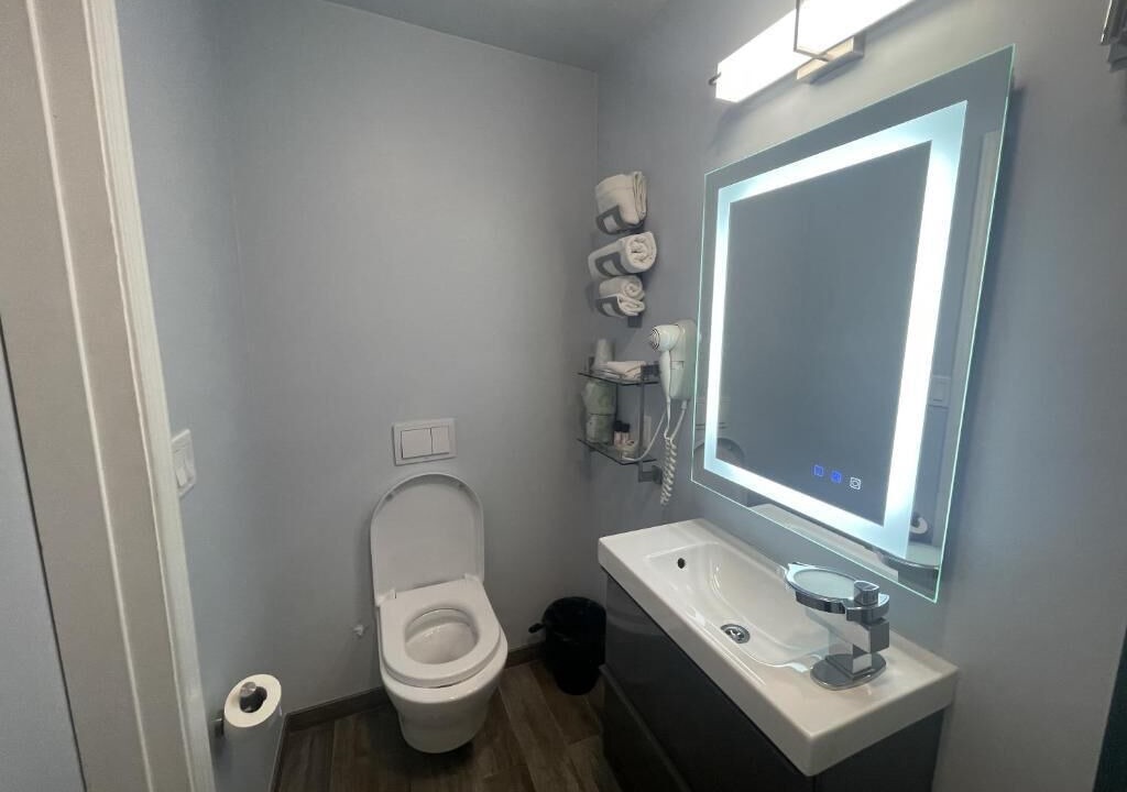 Photo of Bathroom in Duboce Triangle