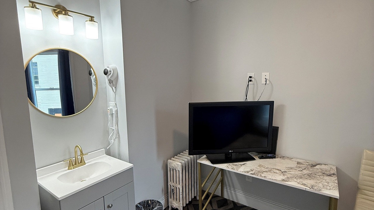 Photo of Bathroom in Duboce Triangle