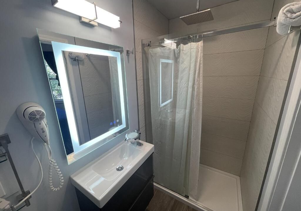 Photo of Bathroom in Duboce Triangle