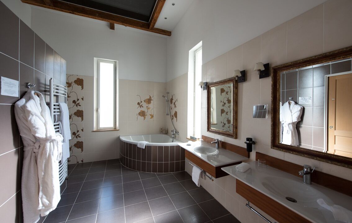 Photo of Bathroom in Saint-Medard-d'Eyrans